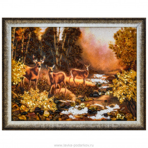 Картина янтарная "Олени в лесу" 40х30 см, фотография 0. Интернет-магазин ЛАВКА ПОДАРКОВ