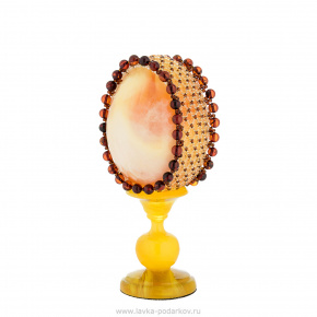 Пасхальное яйцо из янтаря с бисером "Дорожка", фотография 0. Интернет-магазин ЛАВКА ПОДАРКОВ