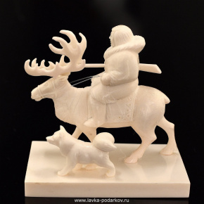 Скульптура "Охотник на олене" (Рог лося), фотография 0. Интернет-магазин ЛАВКА ПОДАРКОВ