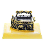 0047642/1520 Сувенир Утюг с галечкой Сувенир (белый)