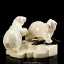 Скульптура "Медведи и нерпа" (рог лося), фотография 3. Интернет-магазин ЛАВКА ПОДАРКОВ