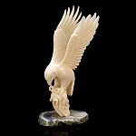 /И72 Скульптура "Орел"; зуб кашалота 6*3*14см