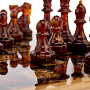 Шахматы с инкрустацией и фигурами из янтаря 28х28 см, фотография 6. Интернет-магазин ЛАВКА ПОДАРКОВ