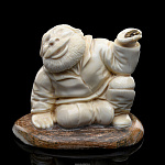 Скульптура из бивня мамонта "Старатель"