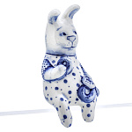 0069551 Гжель Скульптуоа "ЗАЯЦ С ВАТРУШКАМИ" Авт.Черновы Л.и В 