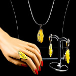 0025518 Серебро 925 КОМПЛЕКТ серьги7,61; кольцо5,40, подвеска4,22 вст. янтарь р/п