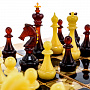 Шахматы из карельской берёзы с янтарными фигурами, фотография 5. Интернет-магазин ЛАВКА ПОДАРКОВ