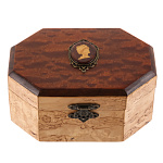 0074453 Нат.дерево ШКАТУЛКА Ларчик Камея восьмигранник, Карел береза,красное дер корень