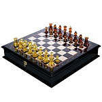 0090030 ШАХМАТНЫЙ ЛАРЕЦ (дерево)  с янтарными фигурами 48*48 см 