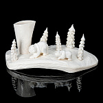 0078466 Кость. Скульптура "Медведи в лесу" рог лося,34*16*17  Авт. работа