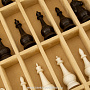 Шахматный ларец с натуральным перламутром и фигурами из кости и дерева, фотография 4. Интернет-магазин ЛАВКА ПОДАРКОВ