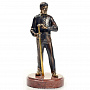 Бронзовая статуэтка "Игрок в бильярд", фотография 1. Интернет-магазин ЛАВКА ПОДАРКОВ