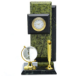 0040682 Нат.камень Настольные часы "Глобус" Змеевик (3071)