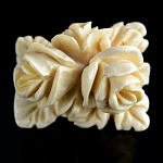 Брошь из бивня мамонта "Розы"