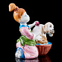 Статуэтка "Девочка с собачкой" Гжель, фотография 2. Интернет-магазин ЛАВКА ПОДАРКОВ