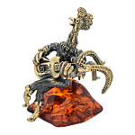 0047320/1292 Сувенир Птица Петух с гитарой Сувенир (коньячный)