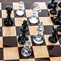 Деревянный шахматный ларец с хрустальными фигурами 48х48 см, фотография 7. Интернет-магазин ЛАВКА ПОДАРКОВ