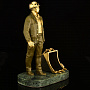 Бронзовая статуэтка строителя "Рабочий", фотография 4. Интернет-магазин ЛАВКА ПОДАРКОВ