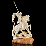 0062220 Бивень мамонта  Скульптура "Георгий Победоносец"на подставке 