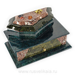 0012919/Ф Нат.камень Ларец  змеевик, лемезит 