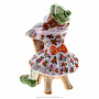 Статуэтка "Клоунесса на стуле". Гжель в цвете, фотография 3. Интернет-магазин ЛАВКА ПОДАРКОВ