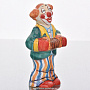 Скульптура "Клоун с гармошкой" Гжель, фотография 2. Интернет-магазин ЛАВКА ПОДАРКОВ