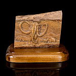 202835 СКУЛЬПТУРА МАМОНТ, окаменел кость мамонта, дер вязь13,5*10 см