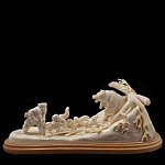 0028996 Кость. Скульптура "Охота на медведя" рог лося  кость мамонта Авт. работа