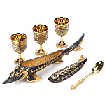 22922 Златоуст Икорница "Осетр" с крышкой, 3 стопки и ложка, в П/У 