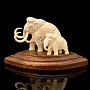 Скульптура из бивня мамонта "Мамонты", фотография 4. Интернет-магазин ЛАВКА ПОДАРКОВ