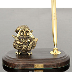 0139213/ручка Бронза Скульптура "Сова-писатель" подст.дерево