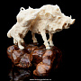 Скульптура из клыка моржа "Кабан с волком", фотография 1. Интернет-магазин ЛАВКА ПОДАРКОВ
