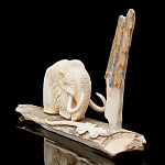Скульптура из кости "Мамонт с ящерицей"