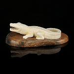 Скульптура из кости "Крокодил" 
