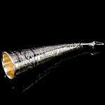 0040423 Серебро 875* РОГ ДЛЯ ВИНА МАЛЫЙ гравировка, чернение  в П/У