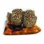 Статуэтка с янтарем "Семья ежей", фотография 3. Интернет-магазин ЛАВКА ПОДАРКОВ
