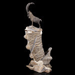 Скульптура из рога "Козерог"