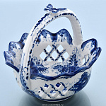 -коб Гжель КОНФЕТНИЦА "КОРЗИНКА с ручкой" сетка/цветы ажурная