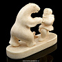 Скульптура из кости "Охотник с медведем", фотография 2. Интернет-магазин ЛАВКА ПОДАРКОВ