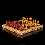 Шахматы с фигурами из янтаря "Янтарный дебют"