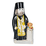 0076743 Сувенир Скульптура "Священник" фарфор  13*18см