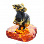Статуэтка с янтарем "Мышонок трусишка" (коньячный), фотография 1. Интернет-магазин ЛАВКА ПОДАРКОВ
