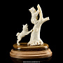 Скульптура "Медвежонок с собакой" (рог лося), фотография 1. Интернет-магазин ЛАВКА ПОДАРКОВ