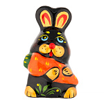 0068178 Хохлома  статуэтка "Зайчонок с морковкой" 3*5см  керамика