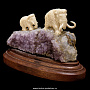 Скульптура "Два мамонта" (бивень мамонта, аметист), фотография 2. Интернет-магазин ЛАВКА ПОДАРКОВ