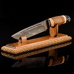 0060269 Оружие сувенирное Нож "Охотник"дамаск ,рук-дерево,ножны кожа Подставка