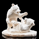 Скульптура из бивня мамонта "Играющие медвежата"