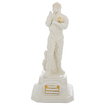 0061123 Скульптура коллекционная "ГЕРОЙ НАШЕГО ВРЕМЕНИ" 21,5 см  фарфор