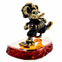 Статуэтка с янтарем "Мышь с гармошкой" (коньячный), фотография 2. Интернет-магазин ЛАВКА ПОДАРКОВ