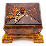 0059629-НП/бабочка  Изделия из янтаря ШКАТУЛКА "КВАДРАТНАЯ"  12*12*8см